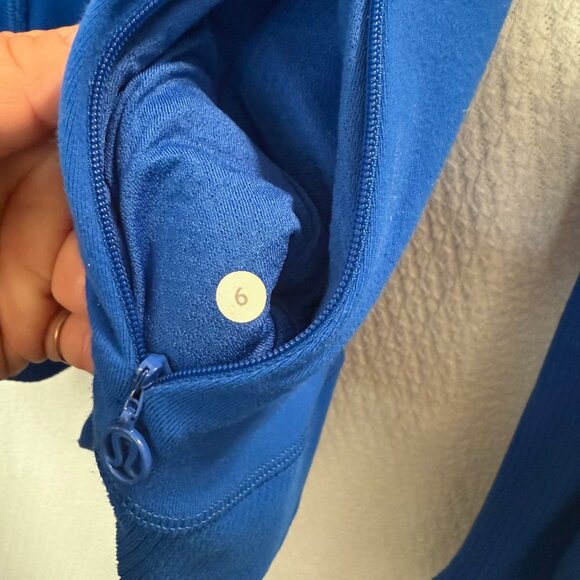 Lululemon Bhakti Yoga jacket. Asymmetrical double zip. Size 6 EUC - Picture 10 of 10